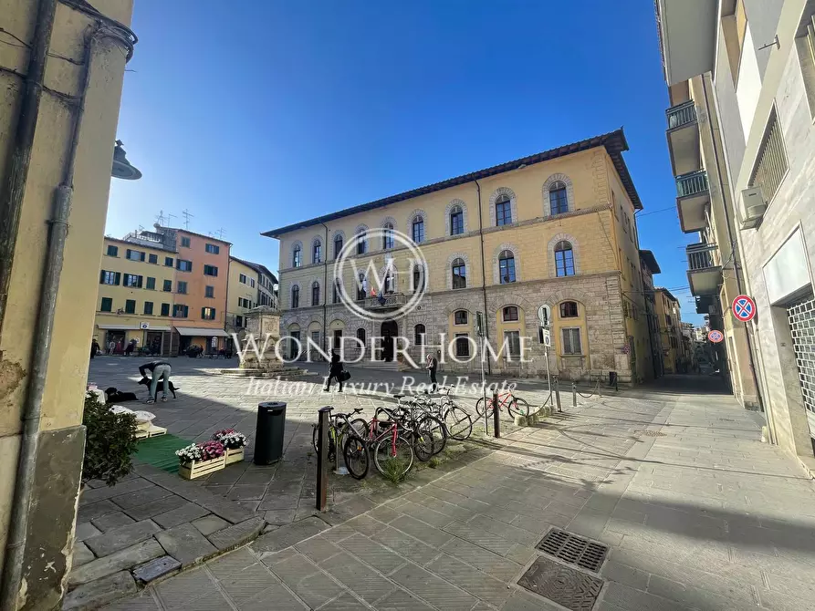locale commerciale in vendita a Poggibonsi in zona Centro Storico