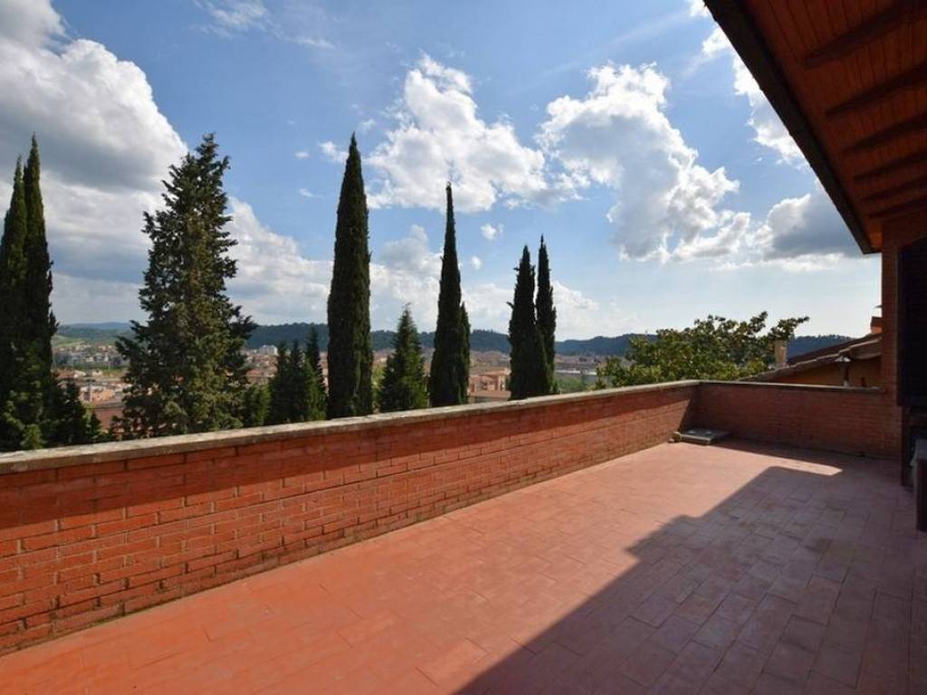 casa indipendente in vendita a Poggibonsi