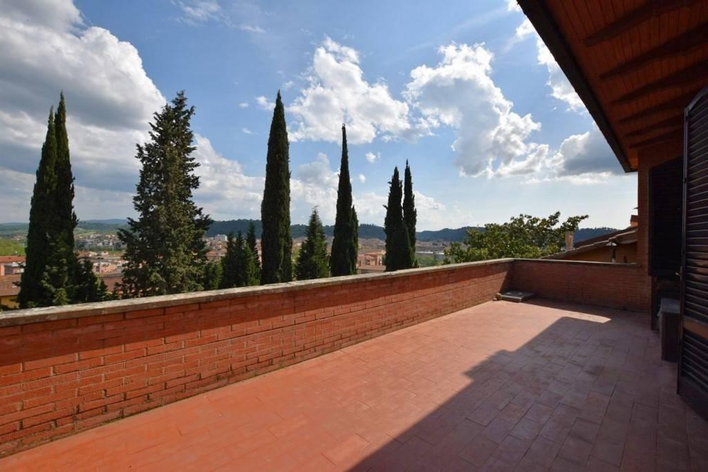 casa indipendente in vendita a Poggibonsi