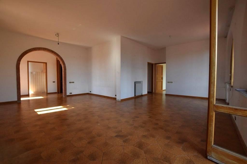 casa indipendente in vendita a Poggibonsi