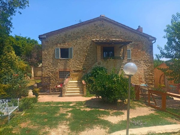 appartamento in vendita a Poggibonsi in zona Staggia Senese