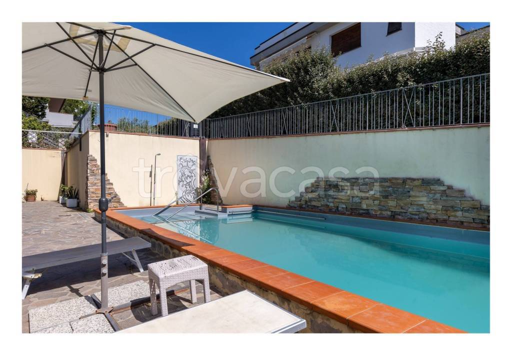 casa indipendente in vendita a Poggibonsi