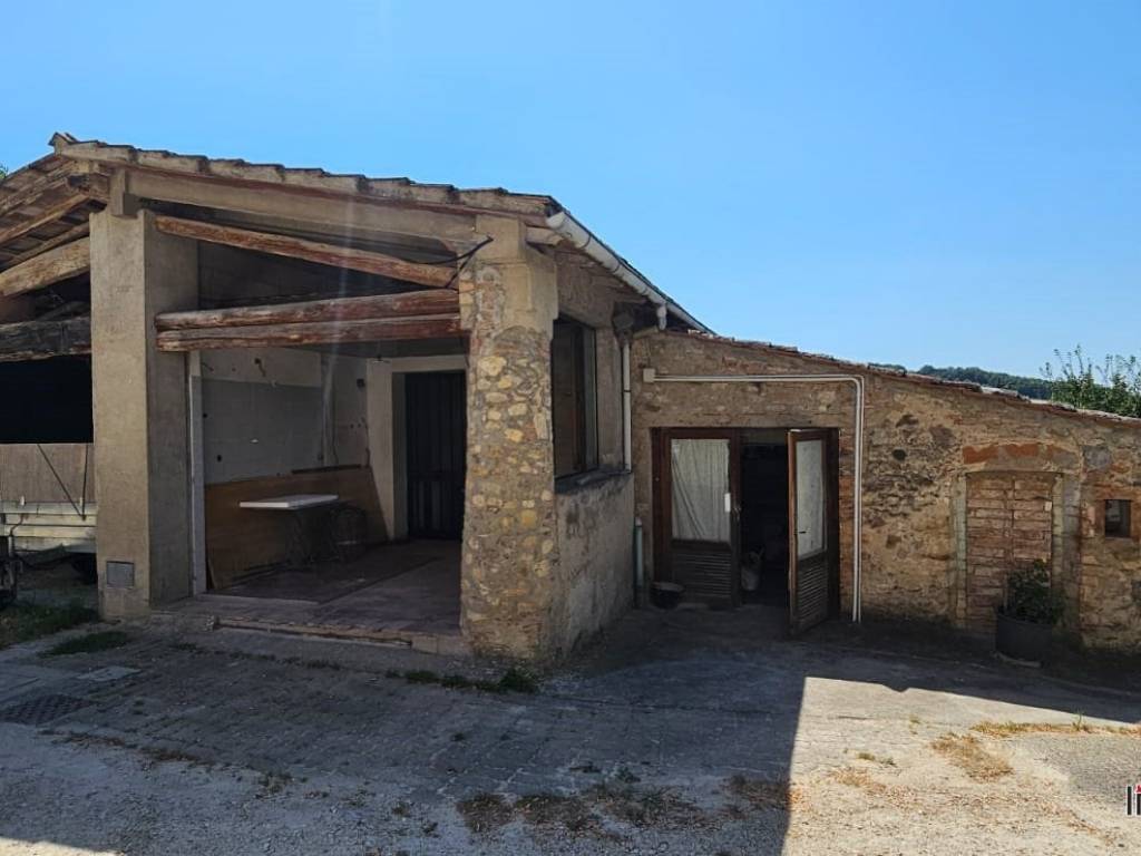 casa indipendente in vendita a Poggibonsi