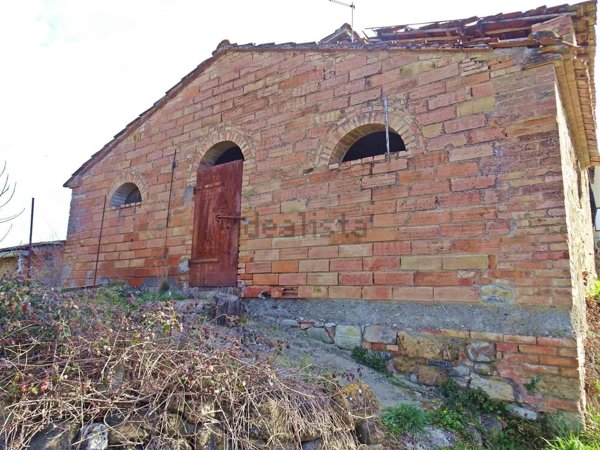 casa indipendente in vendita a Poggibonsi in zona Staggia Senese