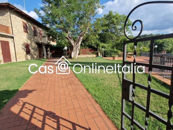 casa indipendente in vendita a Poggibonsi