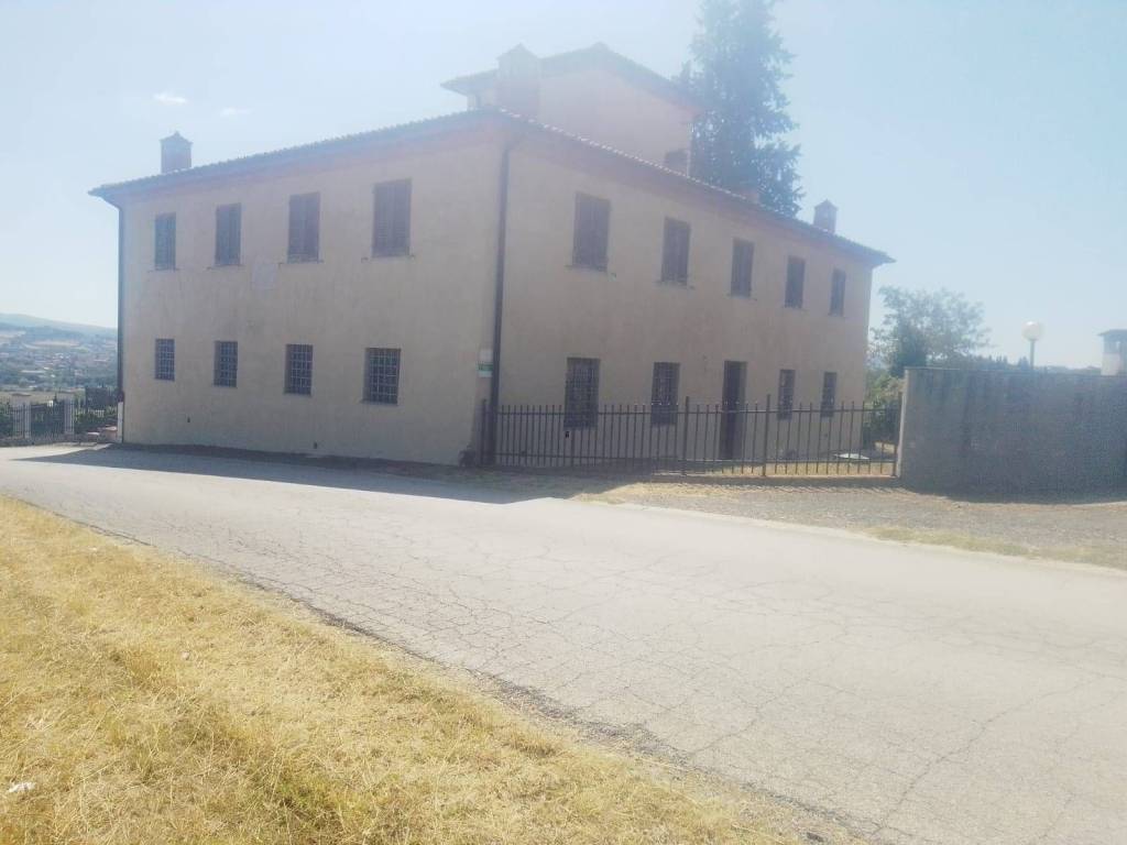 casa indipendente in vendita a Poggibonsi