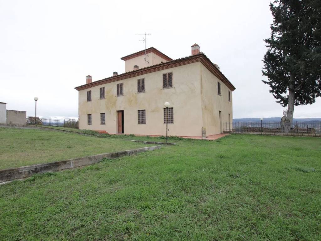casa indipendente in vendita a Poggibonsi