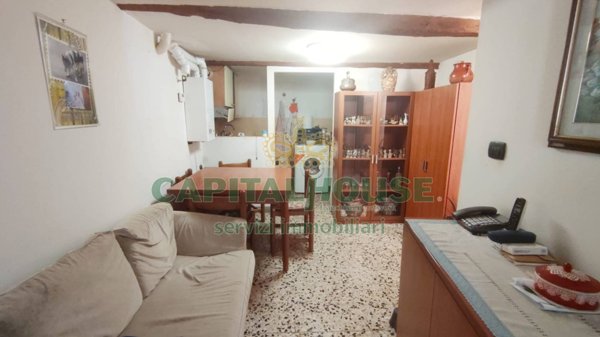 casa indipendente in vendita a Poggibonsi in zona Centro Storico