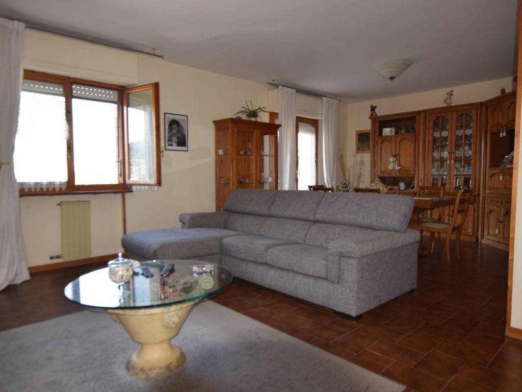 appartamento in vendita a Poggibonsi in zona Staggia Senese