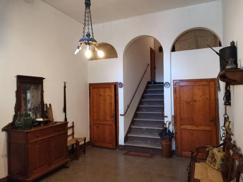 casa indipendente in vendita a Poggibonsi