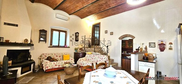 casa indipendente in vendita a Poggibonsi