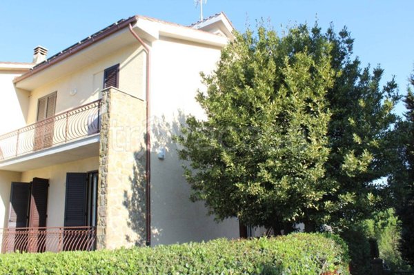 casa indipendente in vendita a Poggibonsi