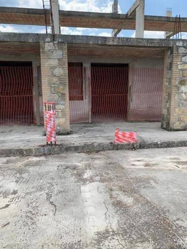 intera palazzina in vendita a Poggibonsi in zona Staggia Senese