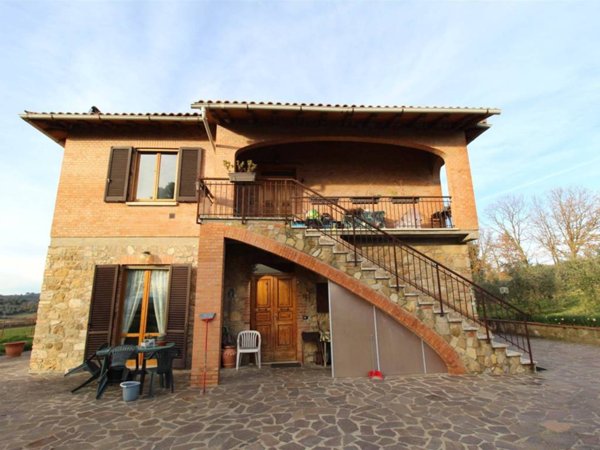 casa indipendente in vendita a Poggibonsi