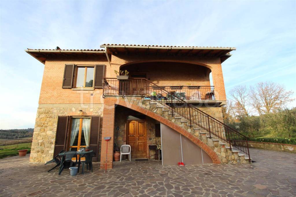 casa indipendente in vendita a Poggibonsi