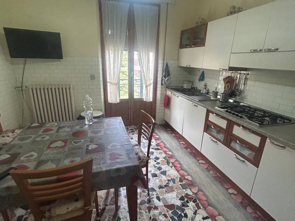 intera palazzina in vendita a Poggibonsi