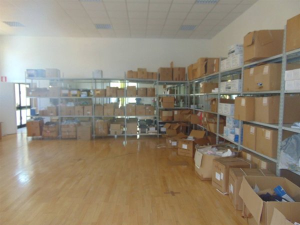 negozio in vendita a Poggibonsi in zona Staggia Senese