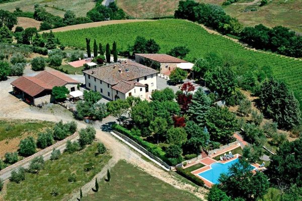 locale di sgombero in vendita a Poggibonsi