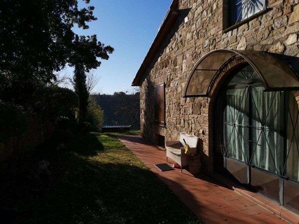 casa indipendente in vendita a Poggibonsi