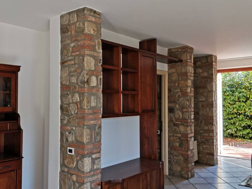casa indipendente in vendita a Poggibonsi