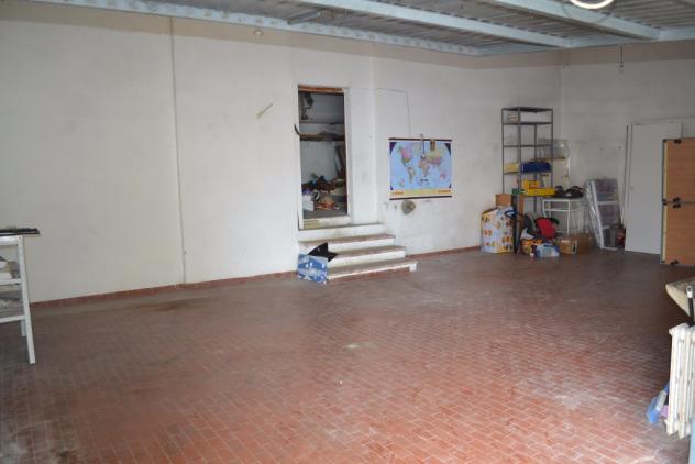 locale di sgombero in vendita a Poggibonsi in zona Centro Storico