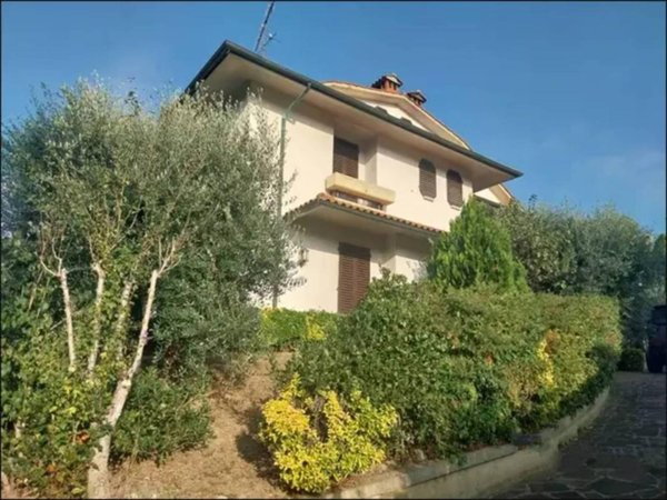 casa indipendente in vendita a Poggibonsi