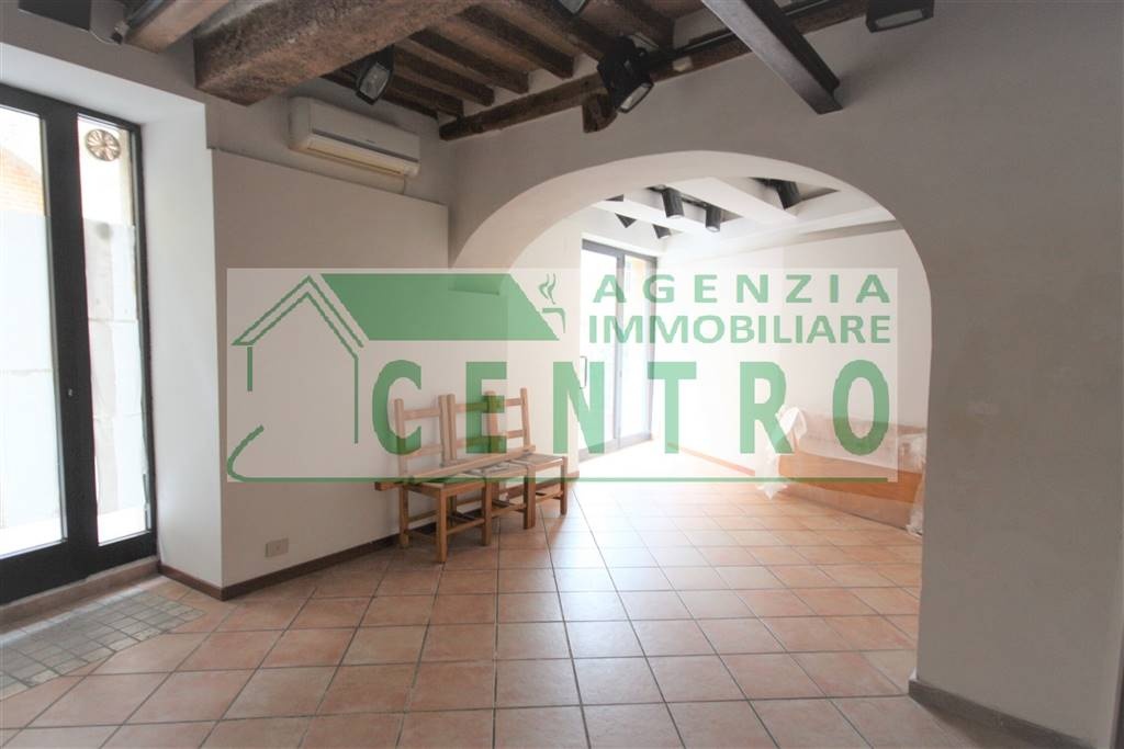negozio in vendita a Poggibonsi