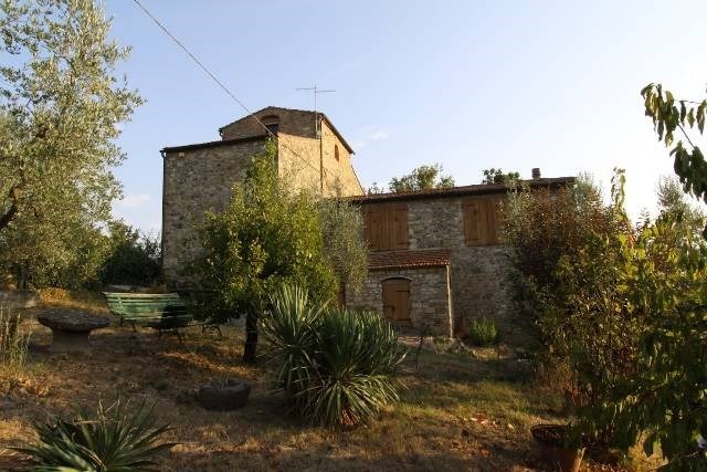 casa indipendente in vendita a Poggibonsi in zona Cipressino