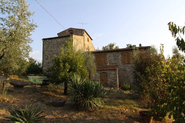 casa indipendente in vendita a Poggibonsi in zona Cipressino