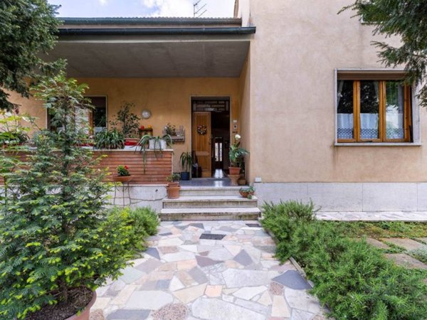 casa indipendente in vendita a Poggibonsi