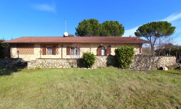 casa indipendente in vendita a Poggibonsi