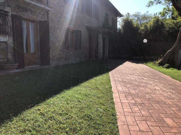 appartamento in vendita a Poggibonsi in zona Campostaggia
