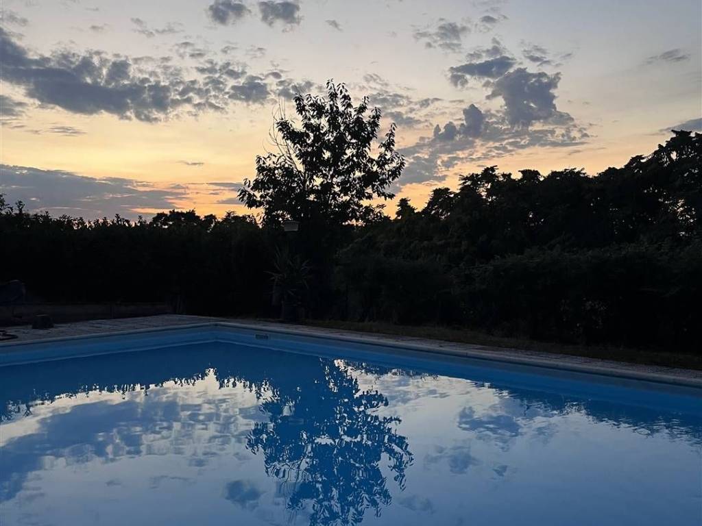 locale di sgombero in vendita a Poggibonsi