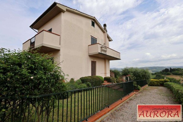 intera palazzina in vendita a Poggibonsi