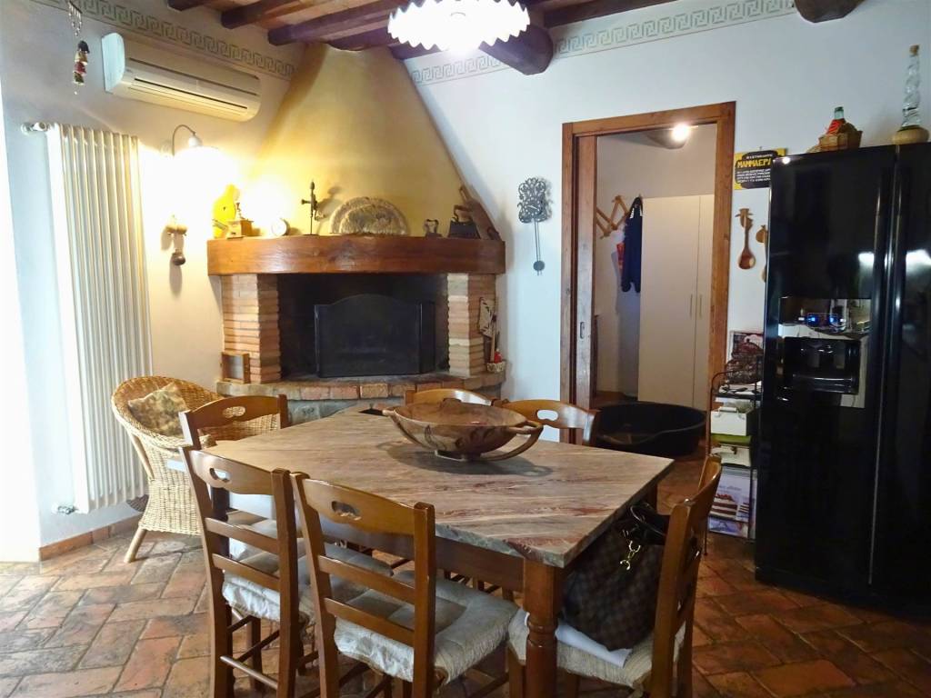 casa indipendente in vendita a Poggibonsi