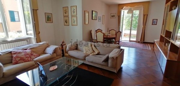 casa indipendente in vendita a Poggibonsi in zona Centro Storico