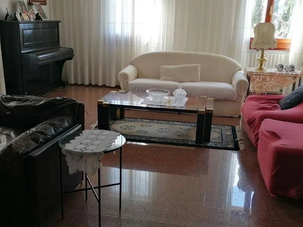 casa indipendente in vendita a Poggibonsi