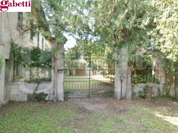casa indipendente in vendita a Poggibonsi in zona Staggia Senese