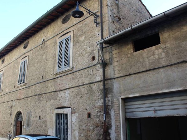 casa semindipendente in vendita a Poggibonsi in zona Centro Storico