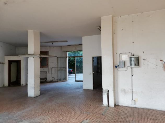negozio in vendita a Poggibonsi