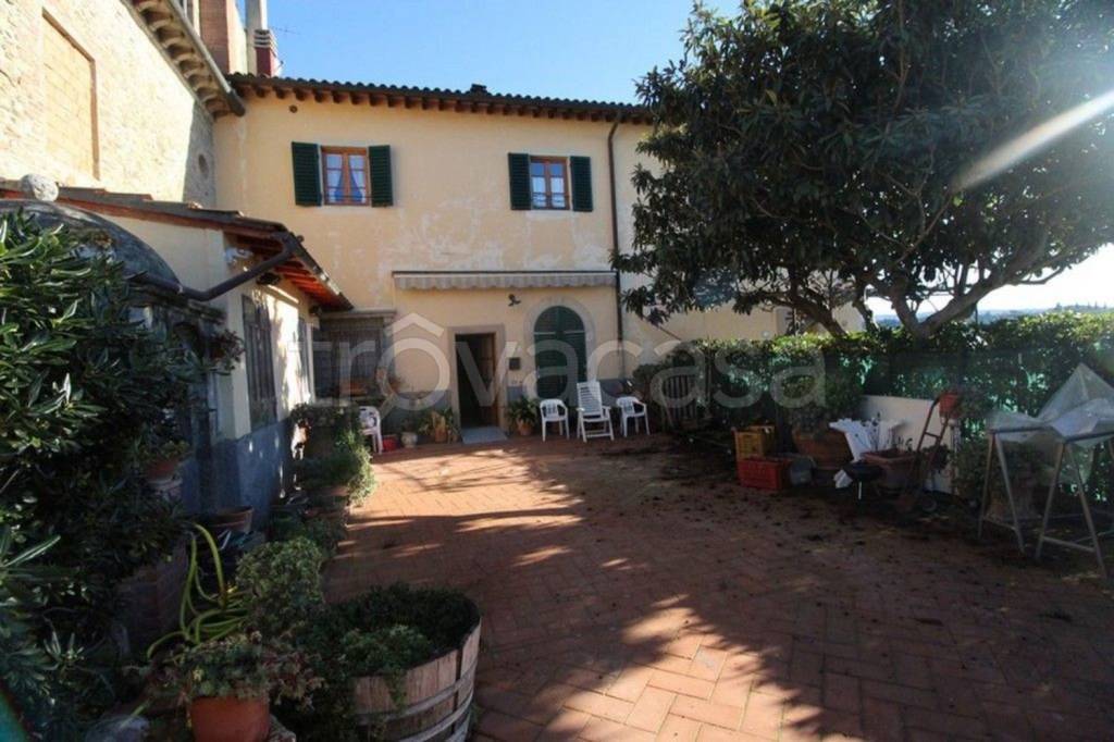 appartamento in vendita a Poggibonsi in zona Talciona