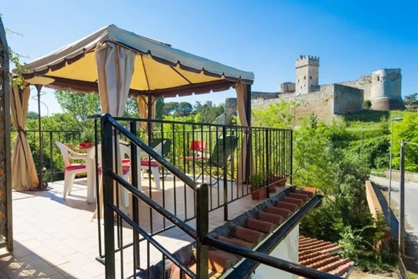 appartamento in vendita a Poggibonsi in zona Staggia Senese