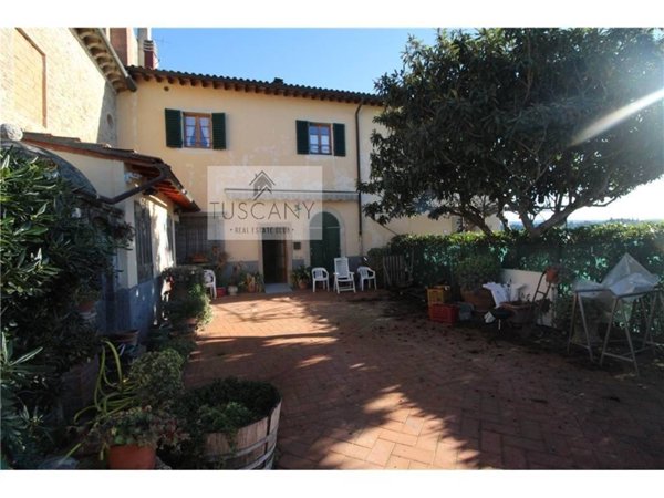 casa indipendente in vendita a Poggibonsi in zona Talciona