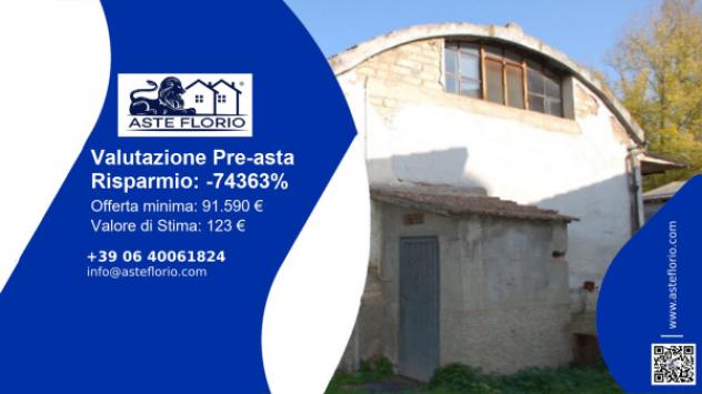 locale commerciale in vendita a Poggibonsi