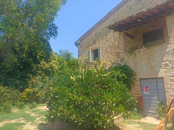 appartamento in vendita a Poggibonsi in zona Staggia Senese