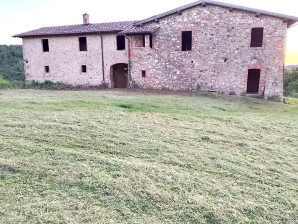 casale in vendita a Poggibonsi in zona Lecchi di Staggia