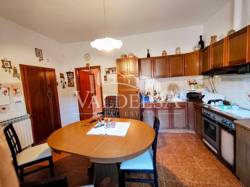 appartamento in vendita a Poggibonsi in zona Centro Storico