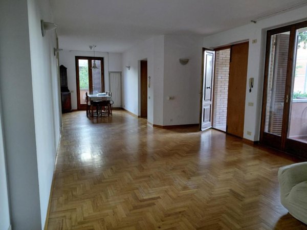 casa indipendente in vendita a Poggibonsi in zona Staggia Senese