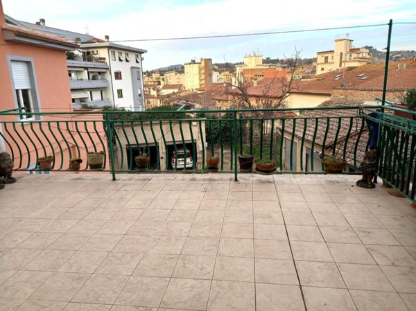 appartamento in vendita a Poggibonsi in zona Centro Storico