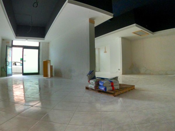 locale commerciale in vendita a Poggibonsi